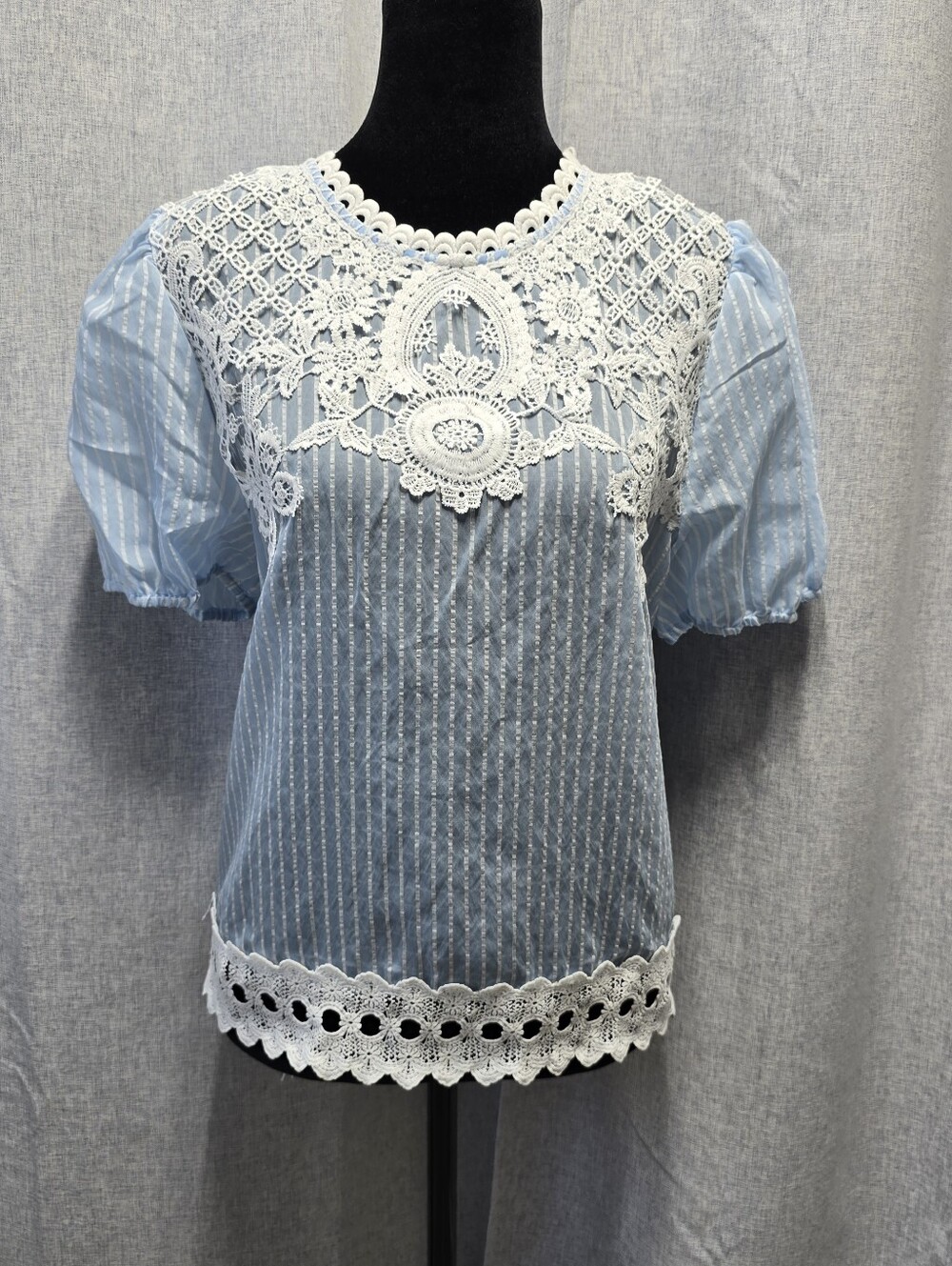 Alice Blue Crochet Striped Puff Sleeve Lace Trim Blouse Cottagecore Size Large